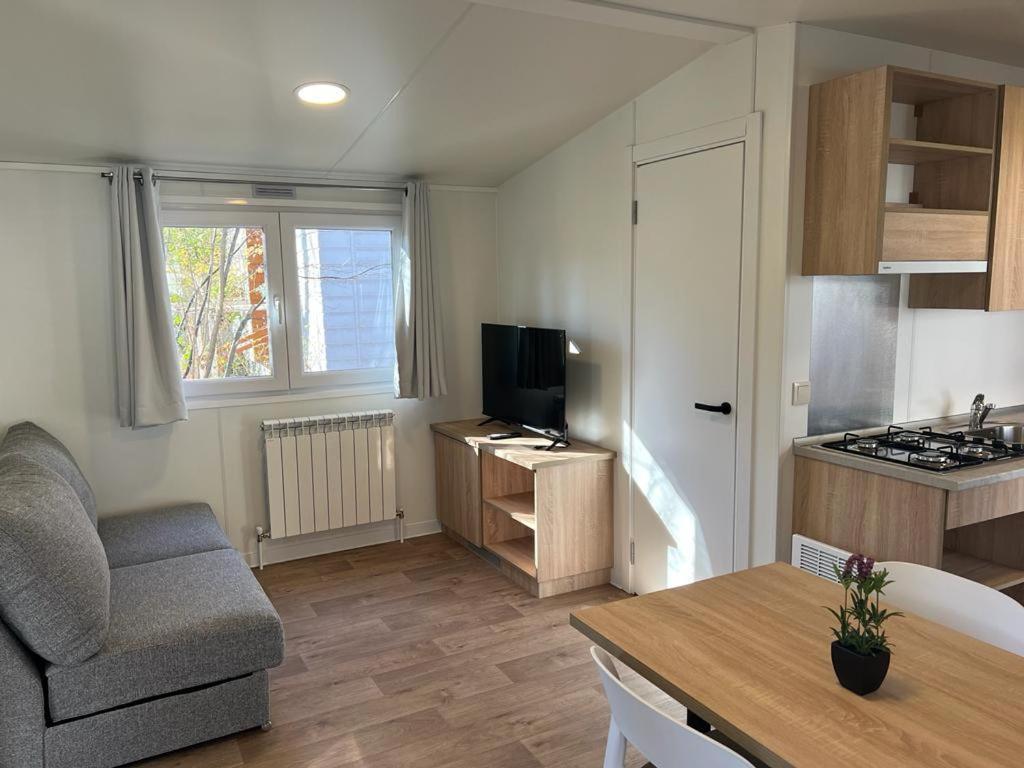 Bungalows & Albergue La Playa Логроньо Экстерьер фото