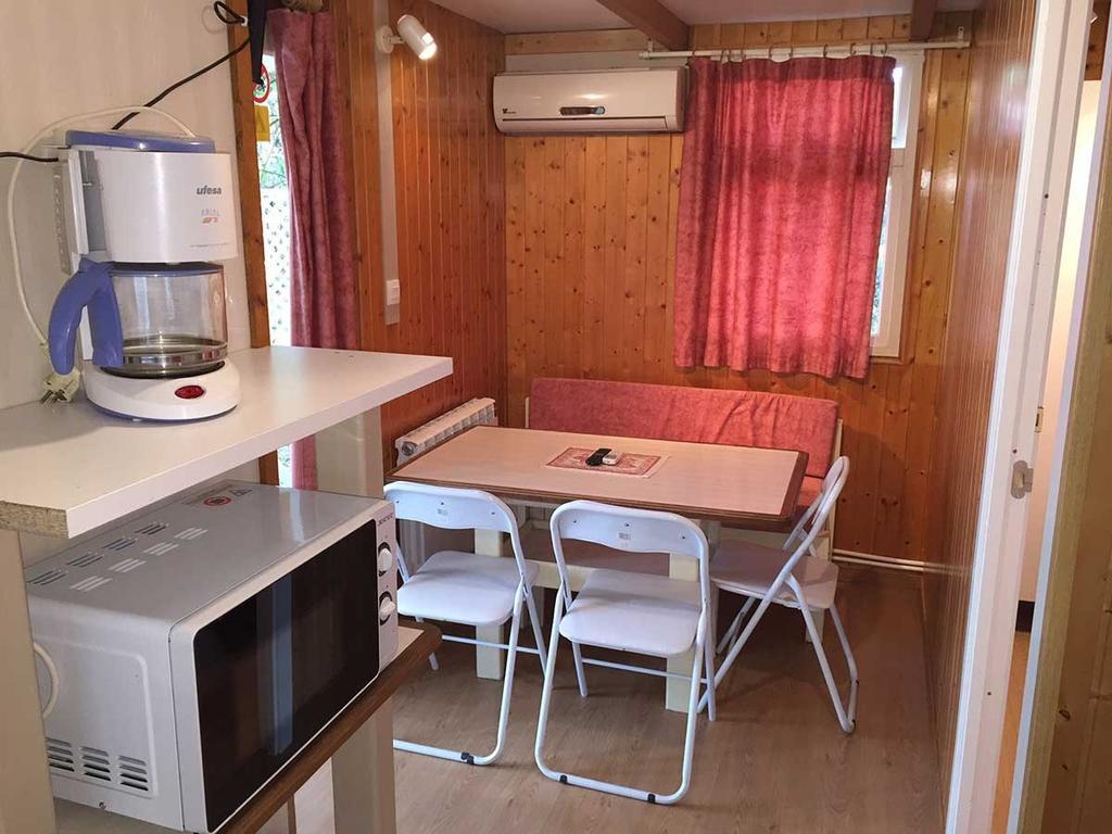 Bungalows & Albergue La Playa Логроньо Экстерьер фото